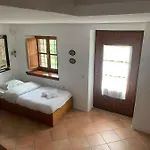The Ambassador - Traditional Stone House Katochori