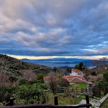 The Ambassador - Traditional Stone House 度假居 *