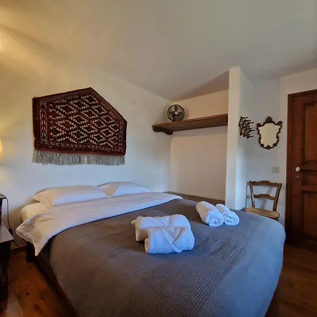 The Ambassador - Traditional Stone House Casa vacanze *